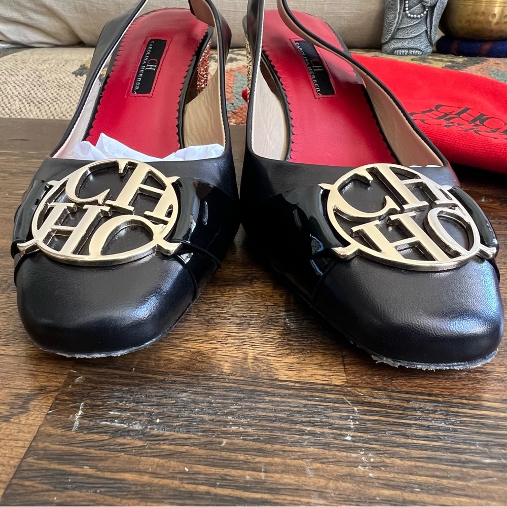 Carolina Herrera Black and Gold Heels - Picture 8 of 17